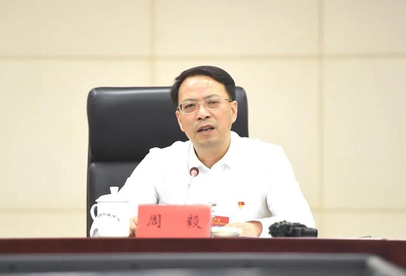 宣传部部长周毅,市人大常委会副主任肖进方,市关工委主任刘学东,县委