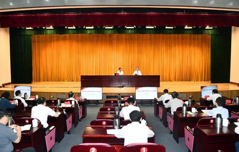 金湖县收听收看市级领导干部主题教育读书班