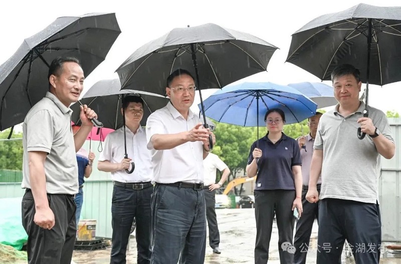 贺宝祥调研推进易淹易涝片区整治、安全生产风险隐患排查整治工作