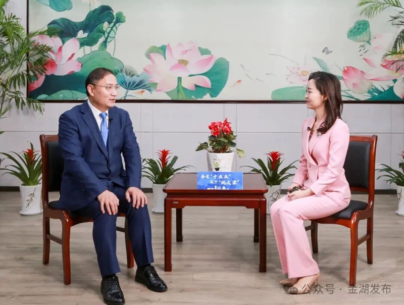 市人大常委会副主任...